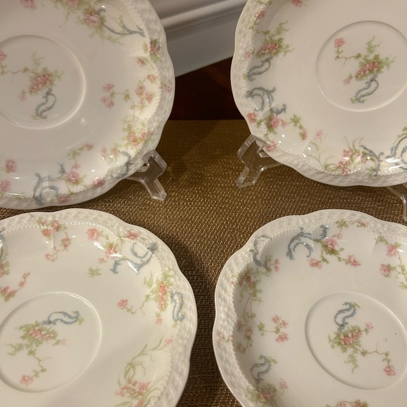 4-Pc Haviland & Co. Saucer Plates, The Princess Pink Flowers Blue Scrolls - Picture 7 of 10